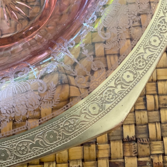 Vintage Pink Depression Glass Bowl With Gold Etched Gilding - Picture 2 of 7